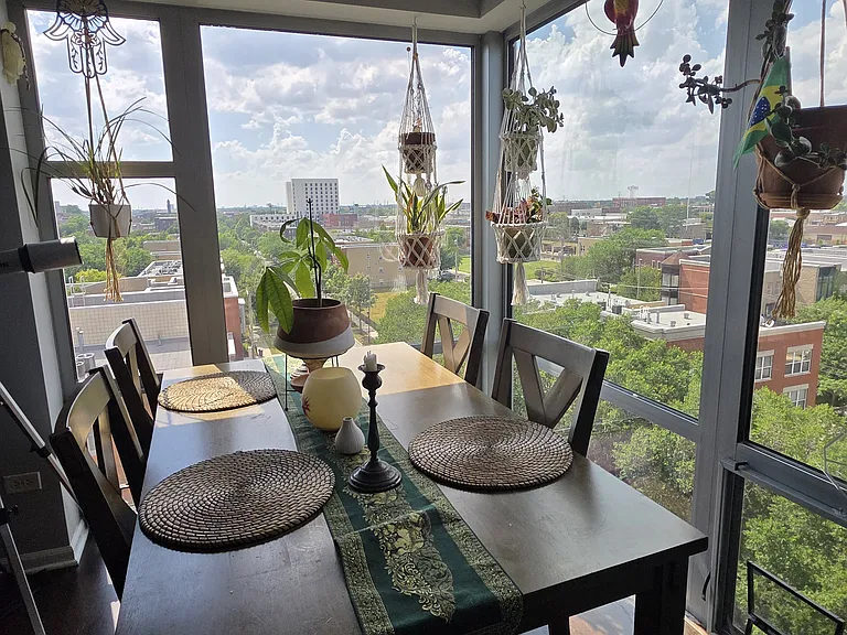 100 N Hermitage Ave #708 — Photo 3