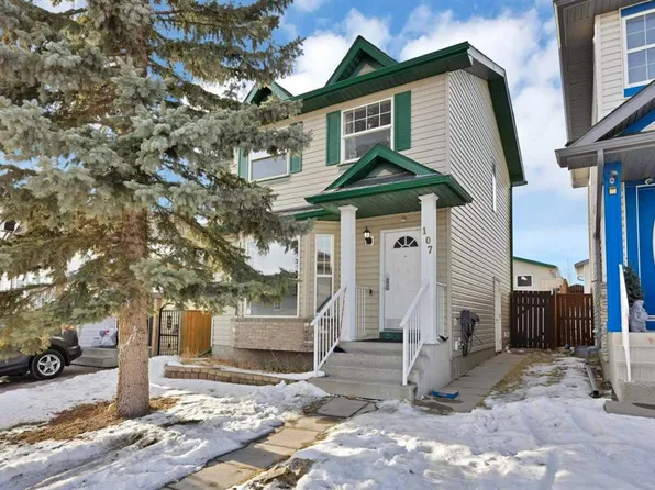 107 E Taravista St NE, Calgary, AB T3J 4S3