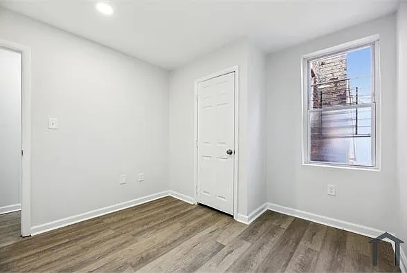 2141 W Fayette St — Photo 20
