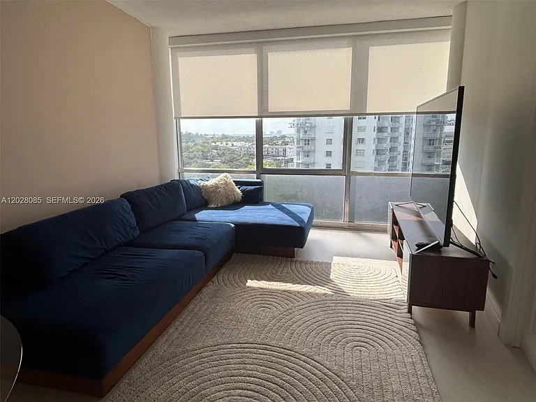 900 Bay Dr #811 — Photo 7