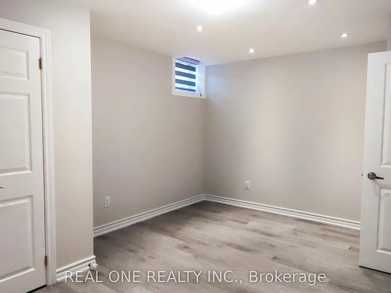 22 Cloverridge Ave #B — Photo 4