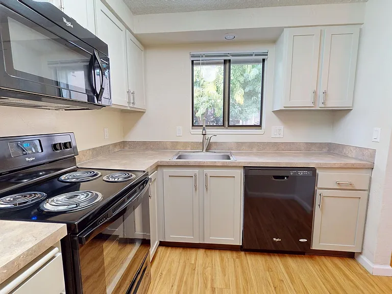 Kentfield Townhomes I & II — Photo 5