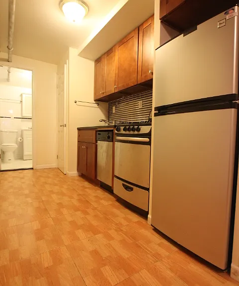 221 E 28th St #2D — Photo 2