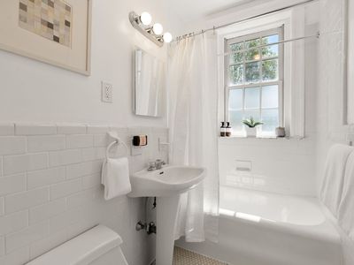 854 Massachusetts Ave APT 11, Cambridge, MA, 02139