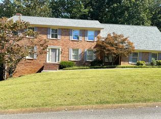 6424 Lake Shadows Cir, Hixson, TN 37343