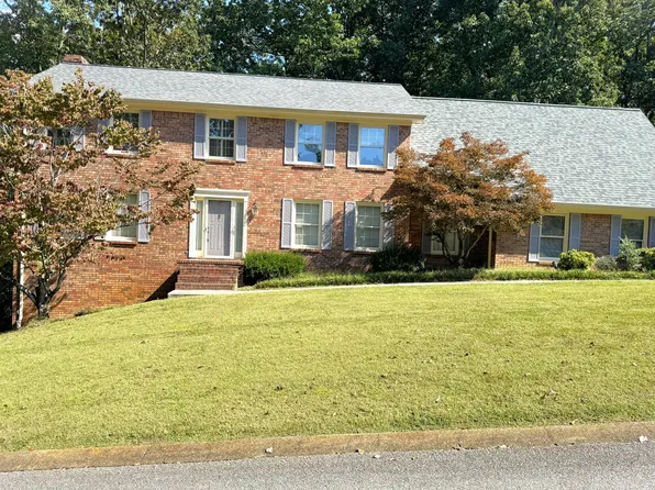 6424 Lake Shadows Cir, Hixson, TN 37343