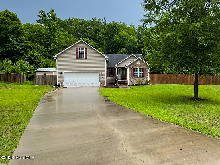 203 Saw Briar Ct — Photo 24