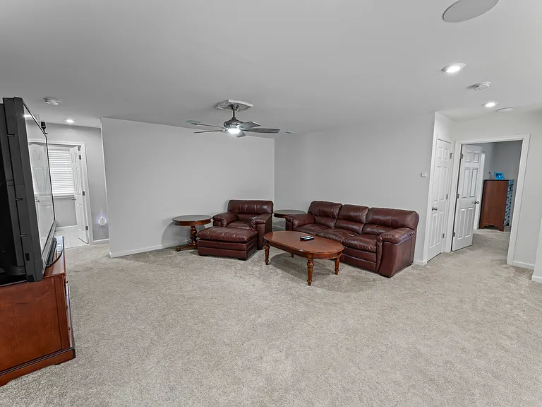 7810 Bexley Ln — Photo 12