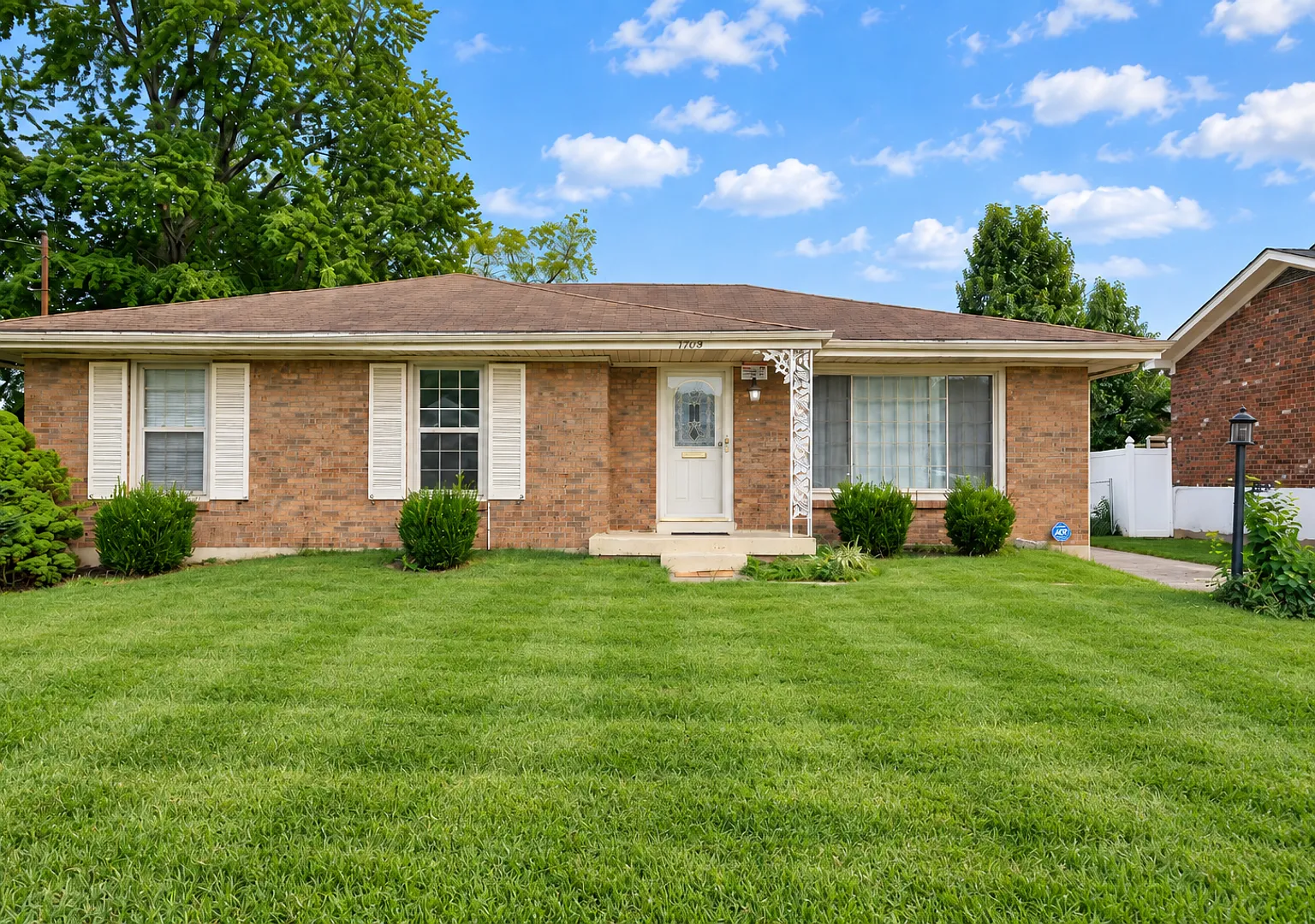 Spacious 3-Bedroom Home | 1.5 Baths | Large Yard — Photo 1