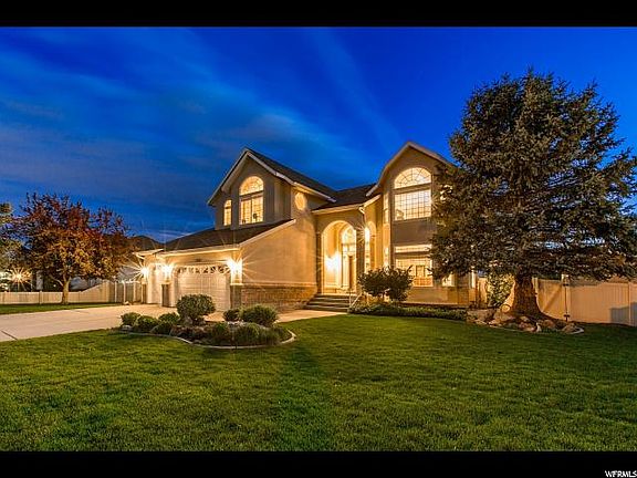 3rd image of 9896 S Congressional Way