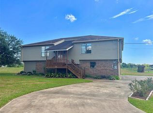 225 County Road 744, Angleton, TX 77515