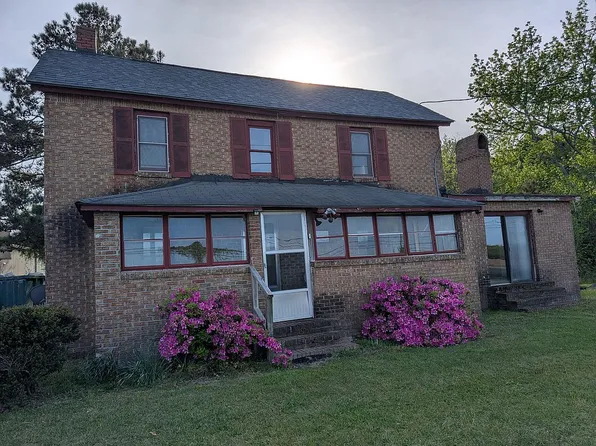 8042 Caratoke Hwy, Powells Point, NC 27966