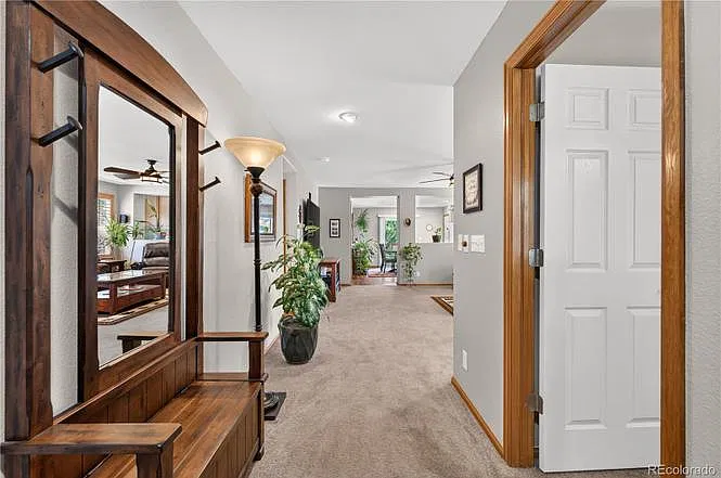 15895 Robins Dr, Denver, CO 80239 — Photo 3