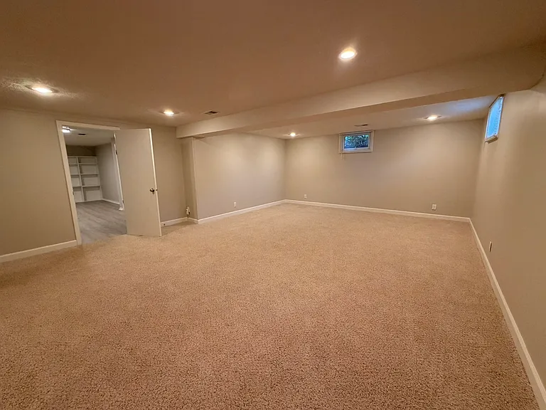 1216 Robin Dr — Photo 28