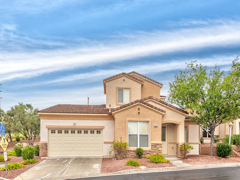 220 Lorryn Ln #2