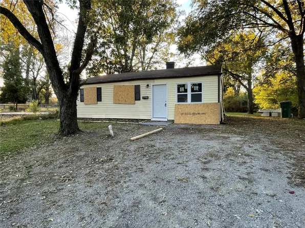 1115 Saint Marcella Dr, Cahokia, IL 62206