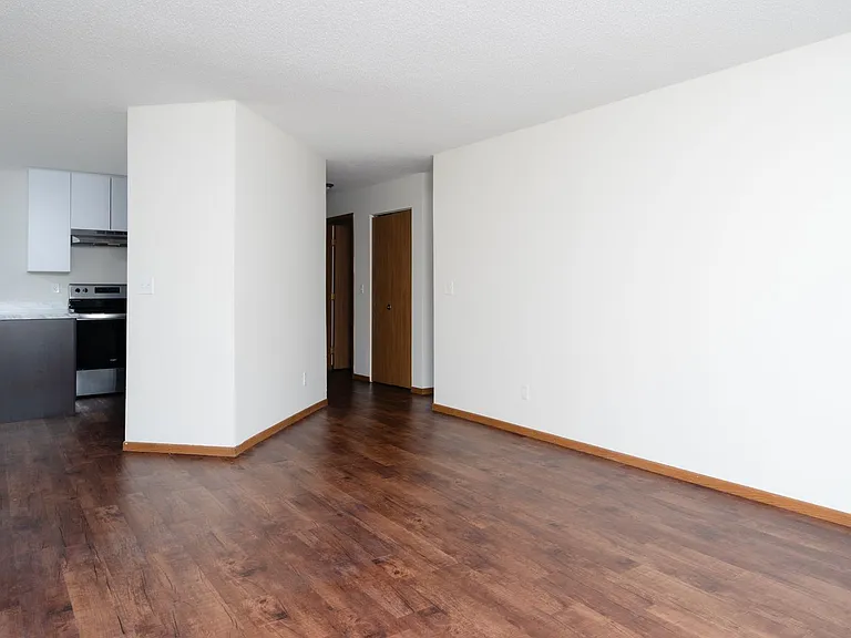 Hummingbird Cove Apartments — Photo 22