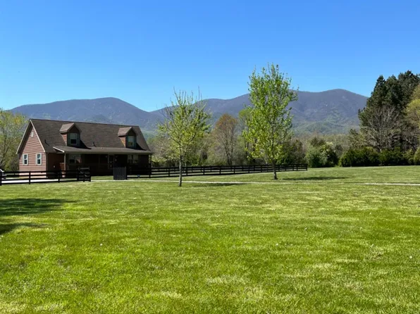 3149 Crabtree Falls Hwy, Roseland, VA 22967