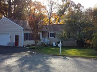 7494 Suncrest Dr, Warrenton, VA 20187