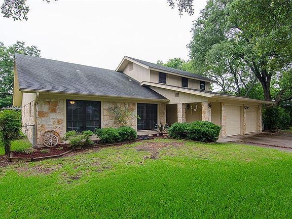 4th image of 901 Lime Rock Dr