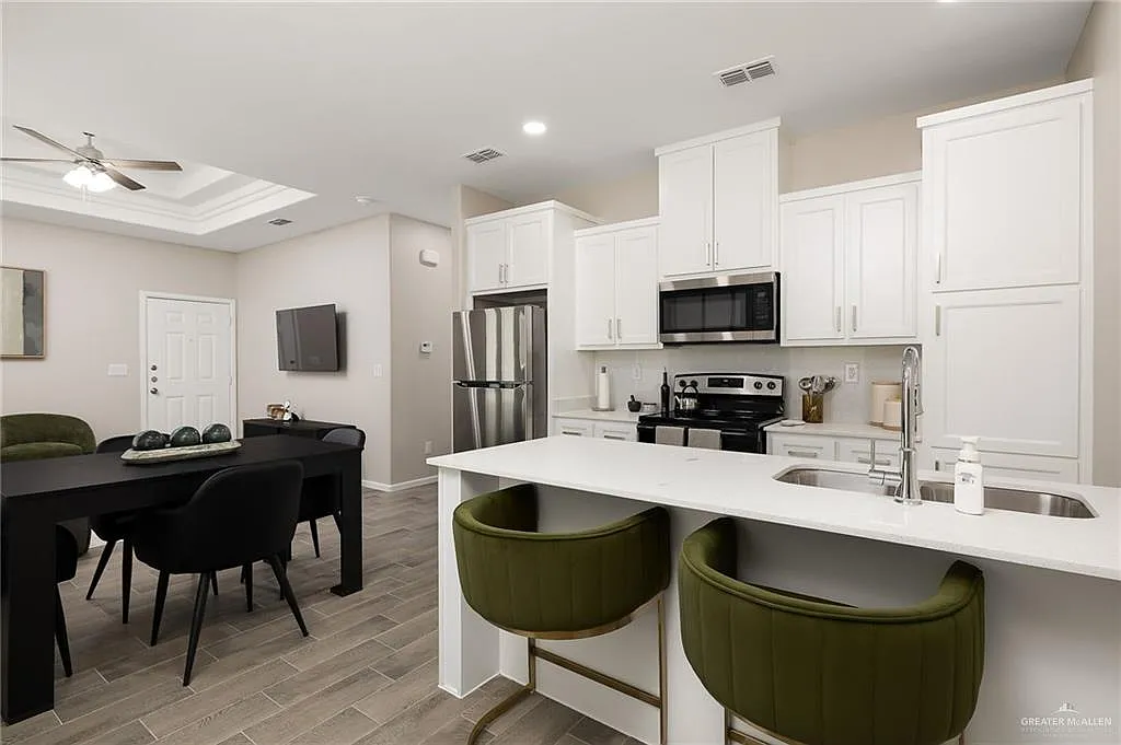 3 bed, 2.0 bath, 1118 sqft, $1,225 — Photo 4