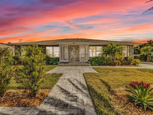 312 Bayshore Rd, Nokomis, FL 34275