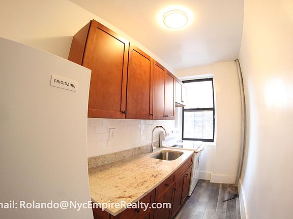 3rd image of 2265 University Ave #1G-1