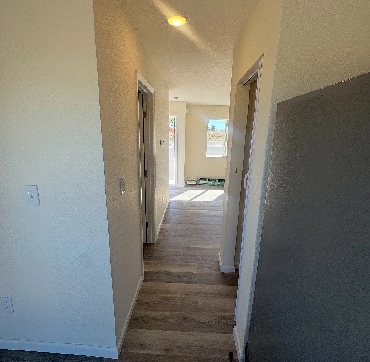 387 S Springmont Dr — Photo 4