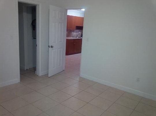 4th image of 890 NW 45th Ave APT 25