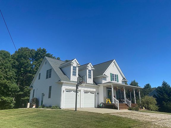 2nd image of 3081 Burnside Rd