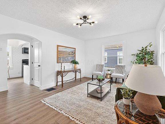 2nd image of 1099 Lawrence Dr