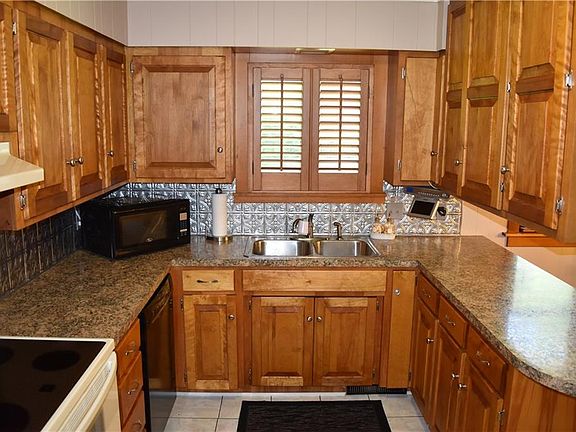 5th image of 2540 E Manor Dr