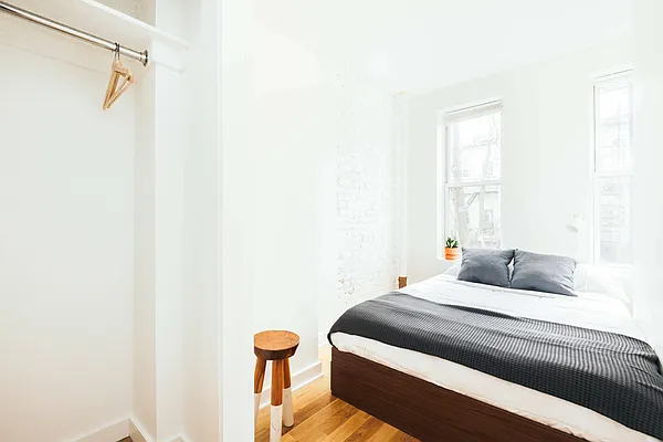 Rented by Nooklyn NYC LLC | media 25