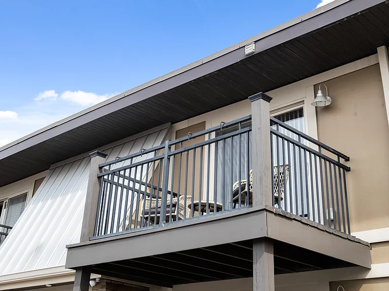 Indiana Flats and Townhomes — Photo 16