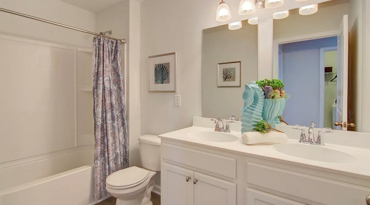 4 bed, 1976 sqft, $3,000 — Photo 3
