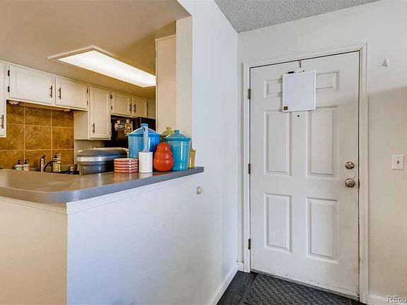 4th image of 942 S Walden St Unit 102