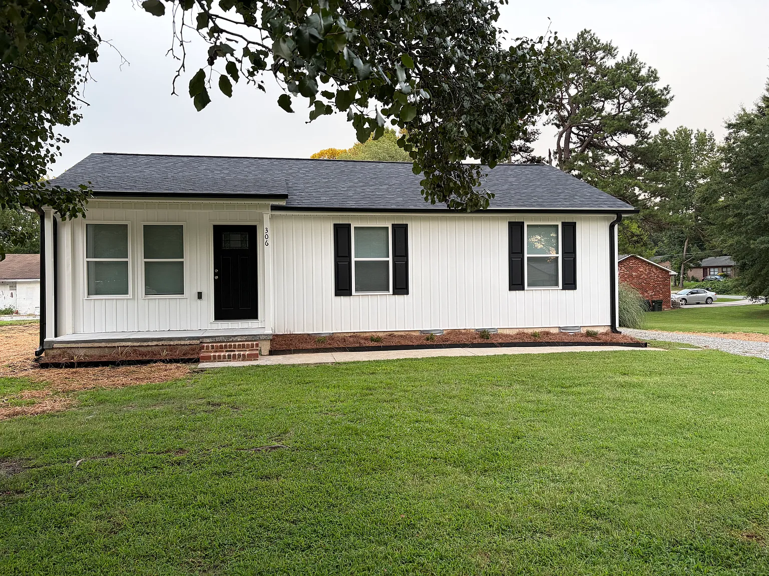 3 bed, 1136 sqft, $1,600 — Photo 1