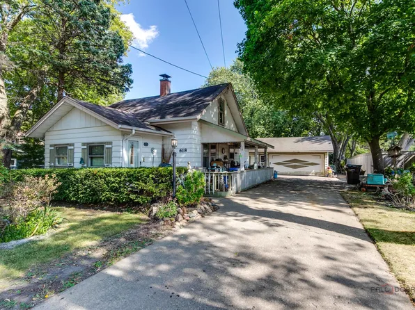 618 S Stewart Ave, Libertyville, IL 60048