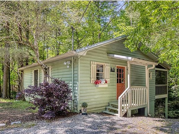 2nd image of 575 Pocaset Dr