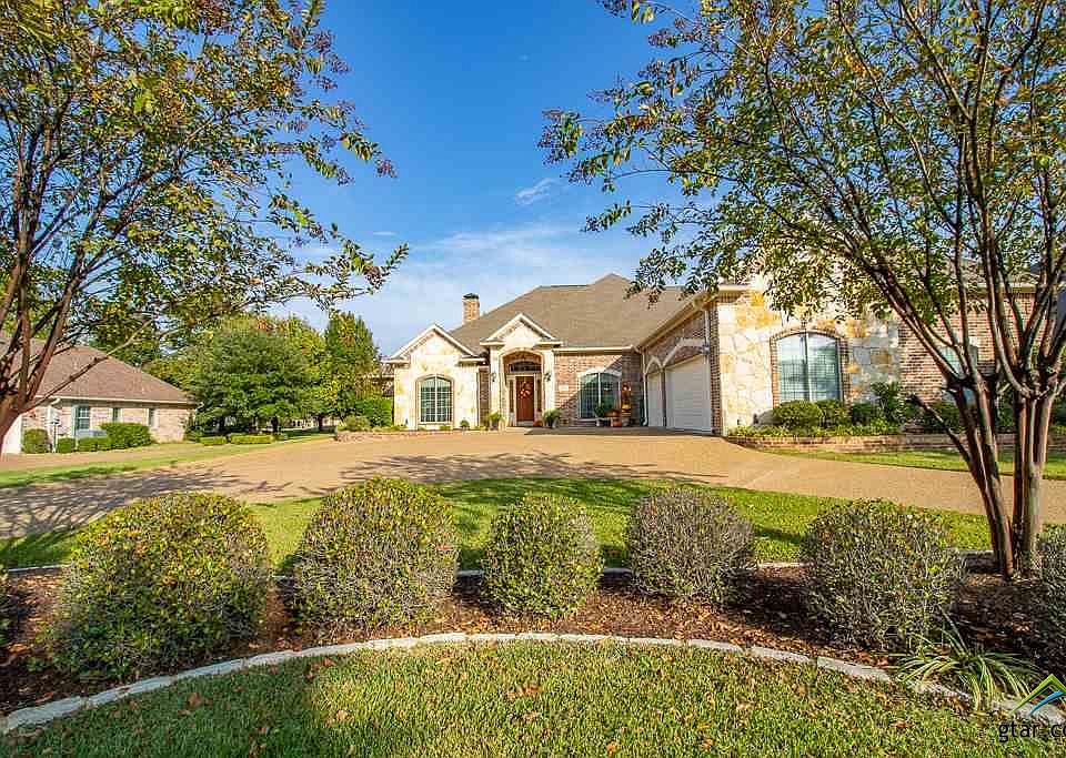 1st image of 215 Bayhills Dr