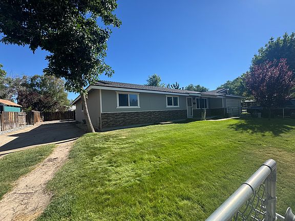 2nd image of 809 Sonoma St