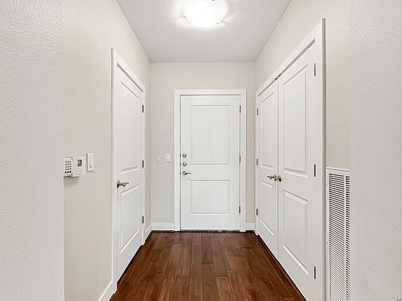 5th image of 7342 Oak Manor #7301