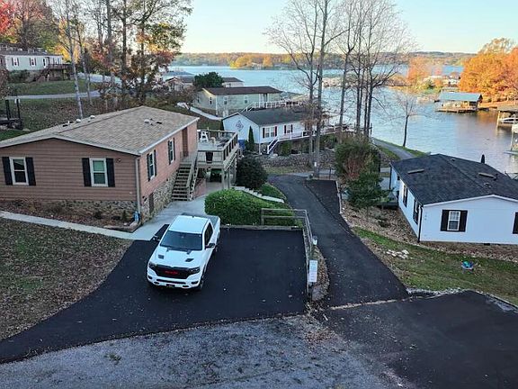 5th image of 102 Hiram Way