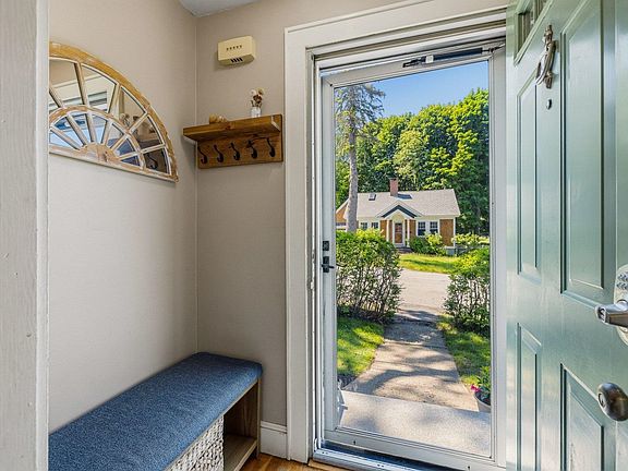 4th image of 115 Fairview Avenue