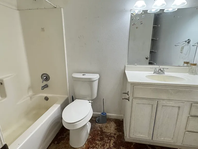 211 Hodge St #105 — Photo 11