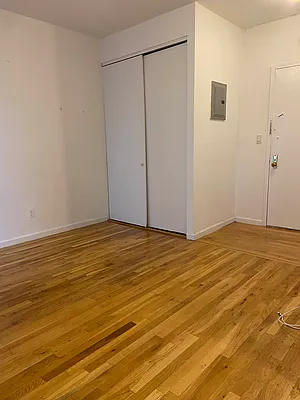 Rented by City Connections Realty | media 4