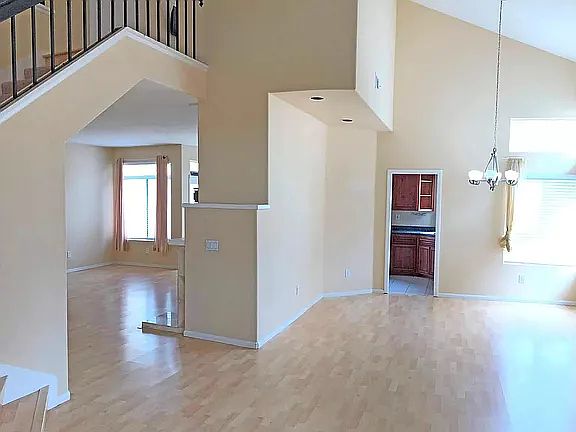 3rd image of 11185 Caminito Inocenta