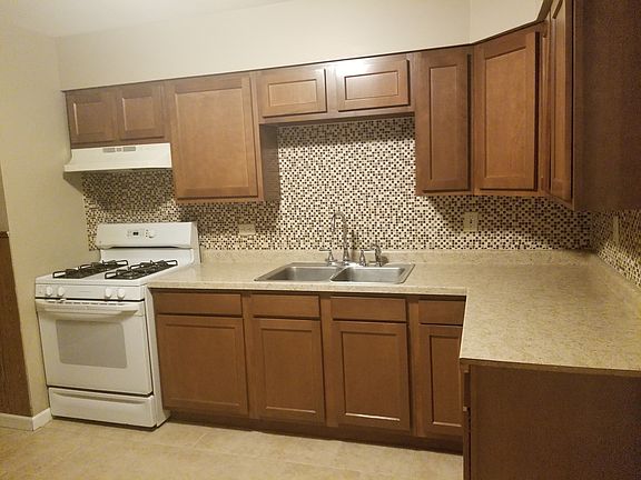 3rd image of 1416 Forest Pl