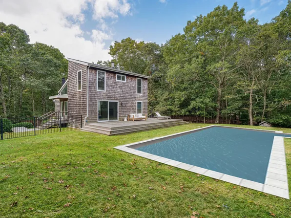 20 N Pass Rd, East Hampton, NY 11937