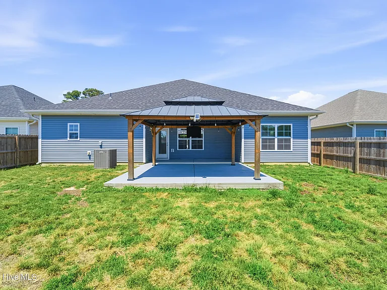 755 Greenwich Pl — Photo 43